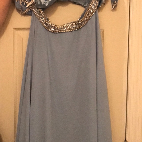 Prom dress - Picture 2 of 3